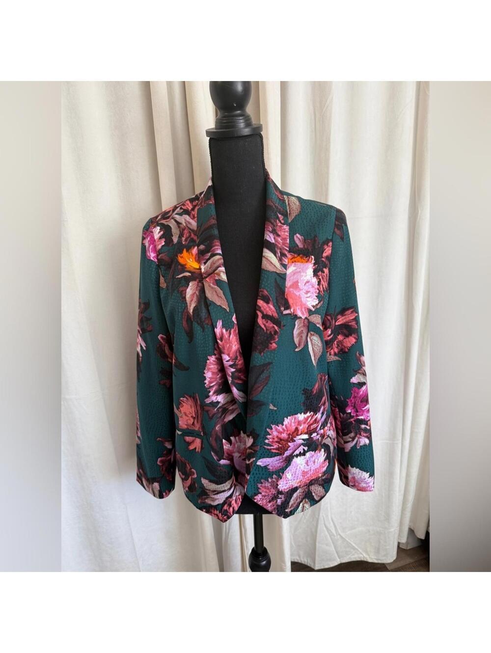 Anthropologie Cartonnier Rihan Floral Blazer Size 6 in Green Open Front